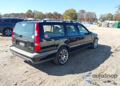 2000 Volvo V70 Xc/Xc Se z USA, uszkodzony, nr VIN YV1LZ56D7Y2634054